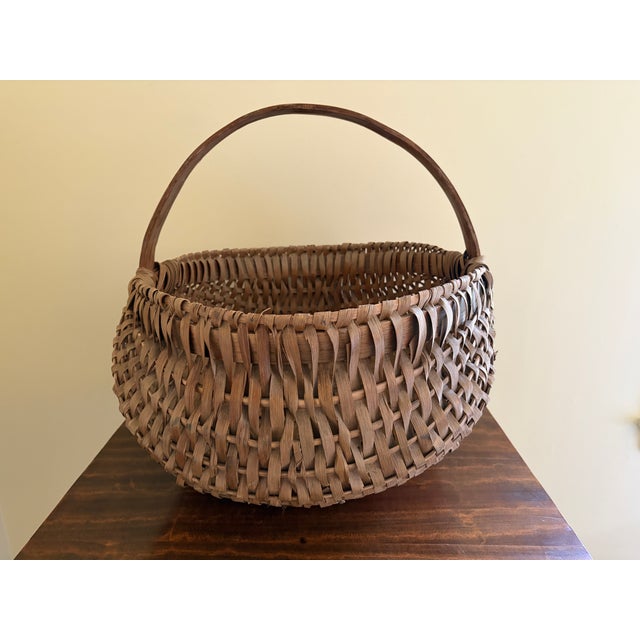 Late 19th-Century American Oak Splint Gathering Basket For Sale In South Bend - Image 6 of 10