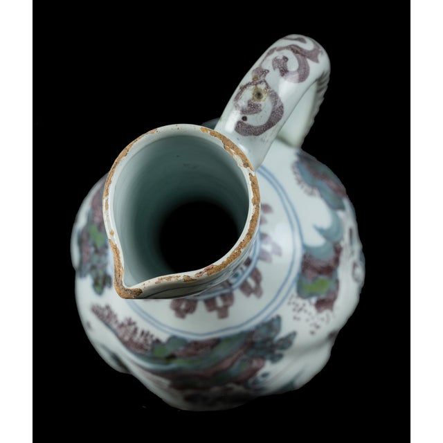 Polychrome Chinoiserie Wine Jug with Turned Body from Delft, 1680s For Sale - Image 6 of 10