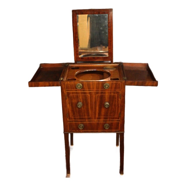 Late 18th-Early 19th Century English Gentleman's Dressing Table For Sale
