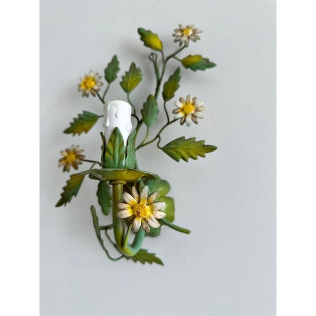 French Tole Painted Daisy Floral Wall Sconces, 1970, Set of 2 For Sale - Image 17 of 18