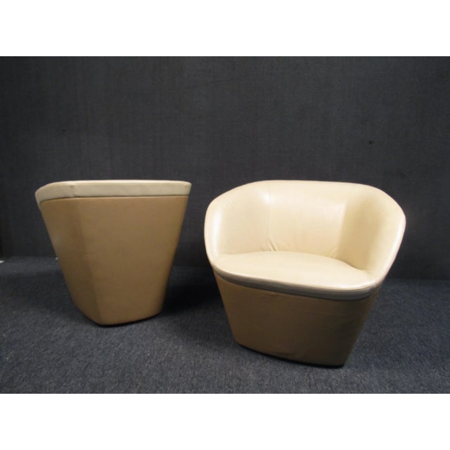 1970s Pair of Vintage Modern Two-Tone Leather Tub Chairs - 2 Pieces For Sale In New York - Image 6 of 12