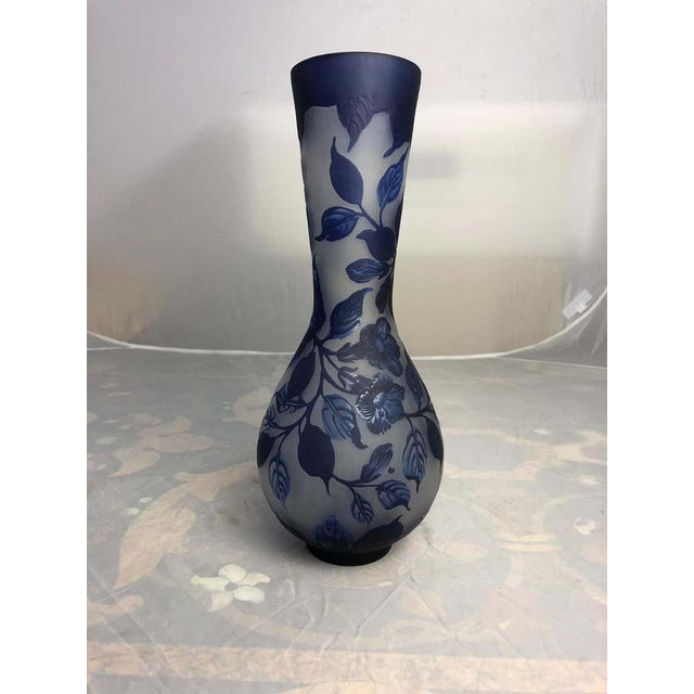 French Art Nouveau Cameo Style Vase by Gallé, 20th Century For Sale - Image 3 of 11
