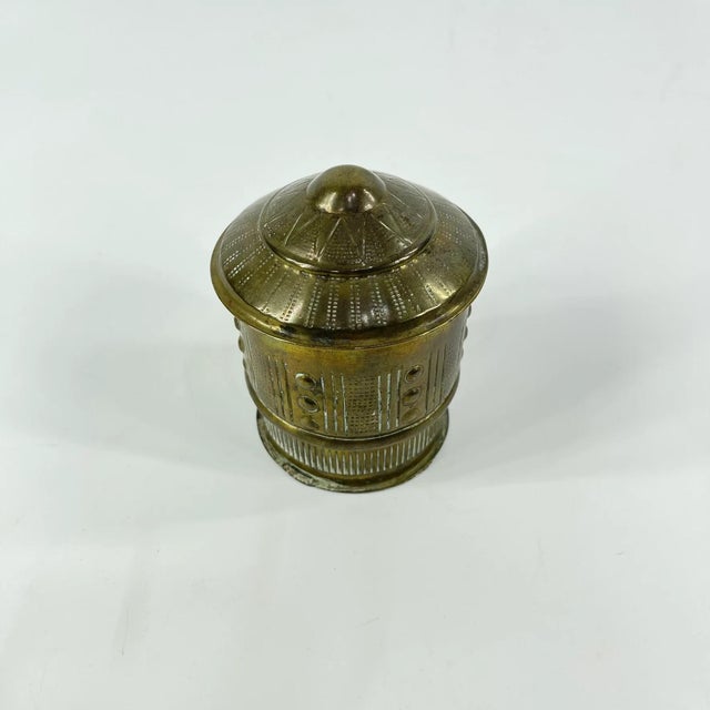 Early 20th Century Early 20th Century Asante Forowa Chased Brass Box Ghana MATTER COLLECTION For Sale - Image 5 of 10
