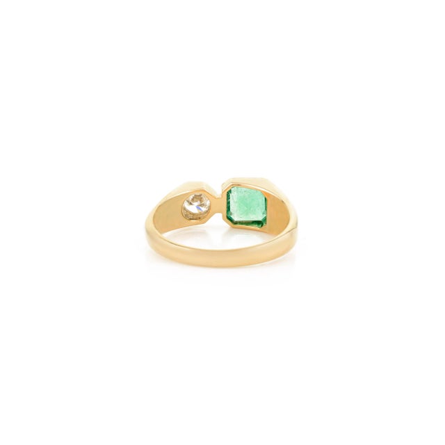 Metal Cushion Cut Emerald Diamond Toi Et Moi 18k Gold Ring Size 6 For Sale - Image 7 of 12