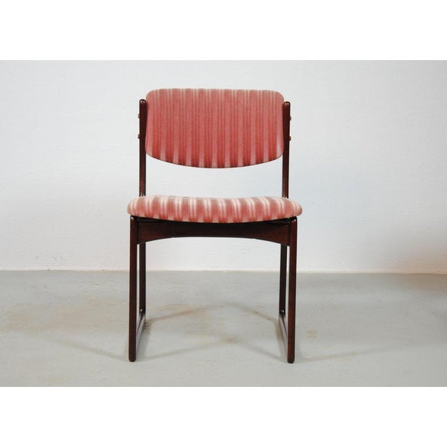Poul Hundevad Danish Dining Chairs in Tanned Oak and Pink Upholstery attributed to Poul Hundevad, 1970s, Set of 6 For Sale - Image 4 of 15