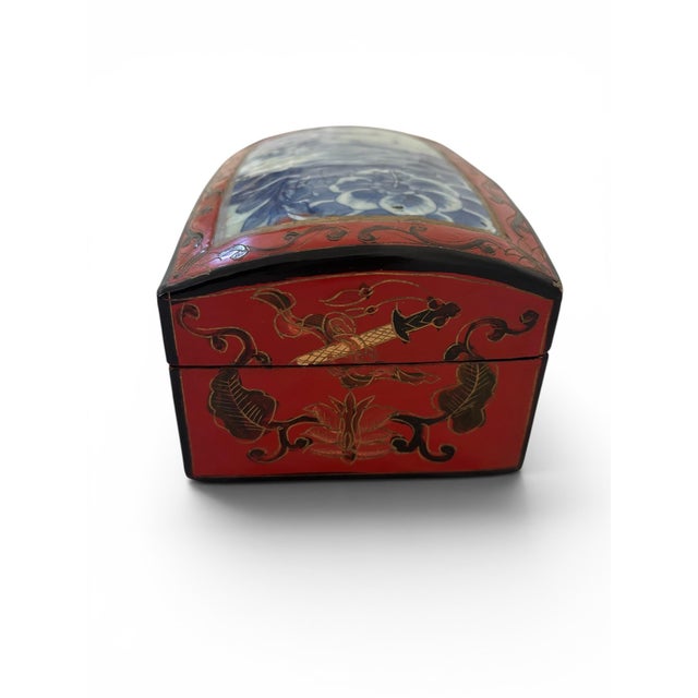 1920s Antique Lacquered Chinese Porcelain Shard Box For Sale - Image 5 of 9