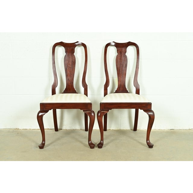 Henkel Harris Queen Anne Solid Mahogany Side Chairs or Dining Chairs, Pair For Sale - Image 15 of 15