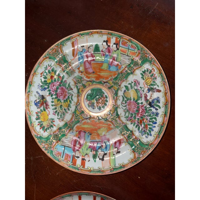 This is a beautiful, genuine 19th-century Chinese Export Rose Medallion porcelain soup bowl. Measuring 9.5 inches in...