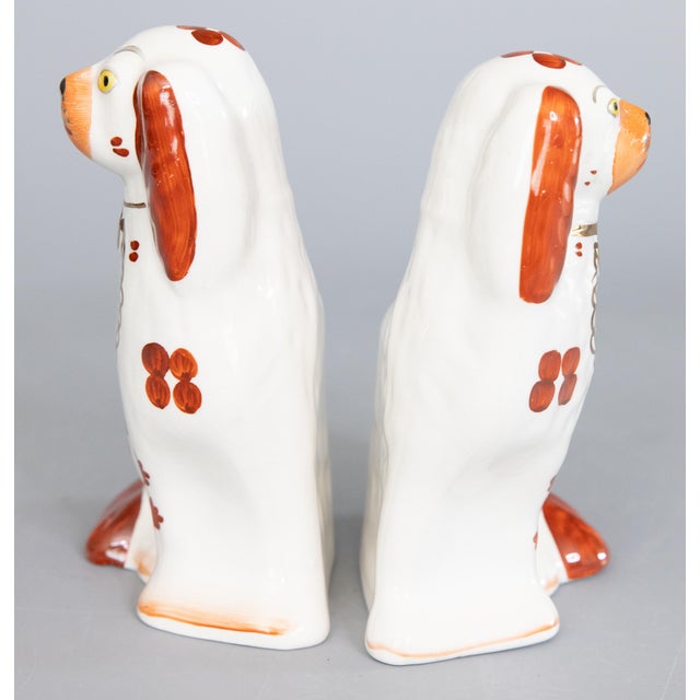 Staffordshire Vintage English Staffordshire Spaniel Russet Dogs Figurines - a Pair For Sale - Image 4 of 8