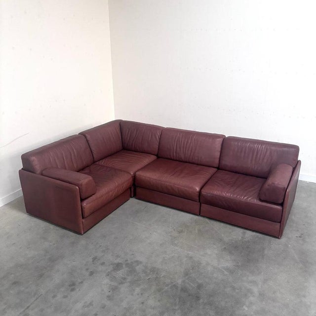 Remarks: Mid century modular sofa / daybed by De Sede, model DS 76, Switzerland 1970s. Either corner or straight...