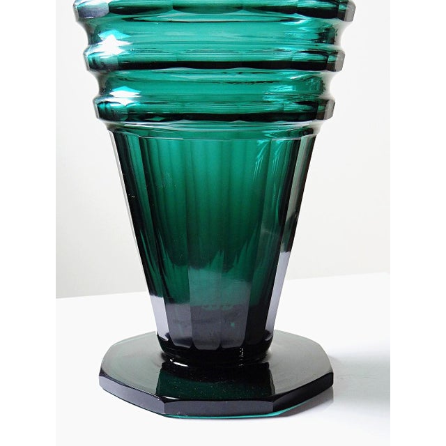 Teal Large Antique Art Deco Vase in Cut Emerald Crystal, Bohemia, 1920s For Sale - Image 8 of 15