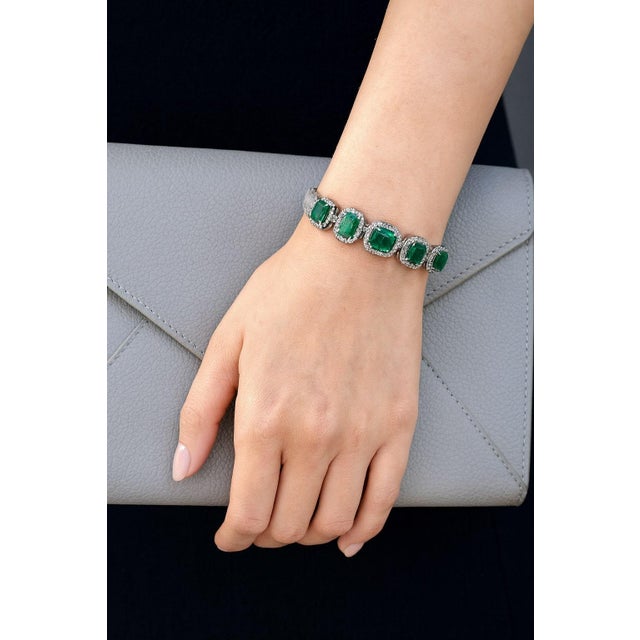 Bochic “Capri” Vintage Zambian Emerald & Diamond Bracelet Set 18K Gold & Silver For Sale - Image 10 of 15