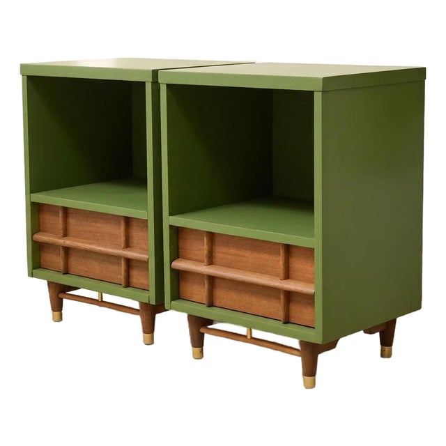 Mid 20th Century Pair of Green and Wood Nightstands For Sale