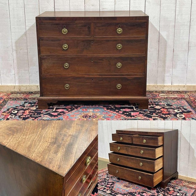 Antique English Mahogany Chest of Drawers, 1800s, in Good conditions. Designed before 1890