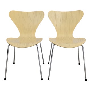 Vintage Series 7 Chairs by Arne Jacobsen for Fritz Hansen, Set of 2 For Sale