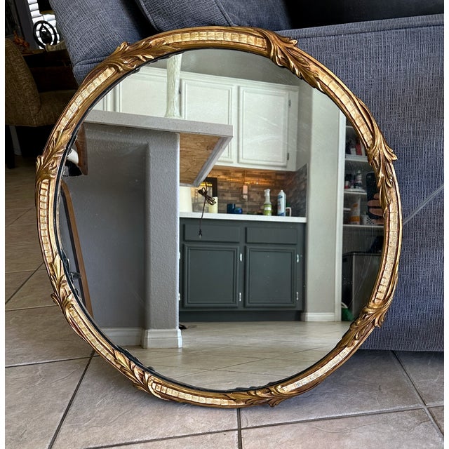 Rococo 1930s Round French Rococo Style Giltwood Wall Mirror For Sale - Image 3 of 17