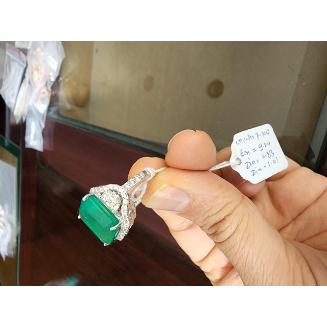 Natural Zambian Emerald 9.24 Carats and Diamonds Half Moon 1.01 Carats in 14k, Size 6 For Sale - Image 16 of 18