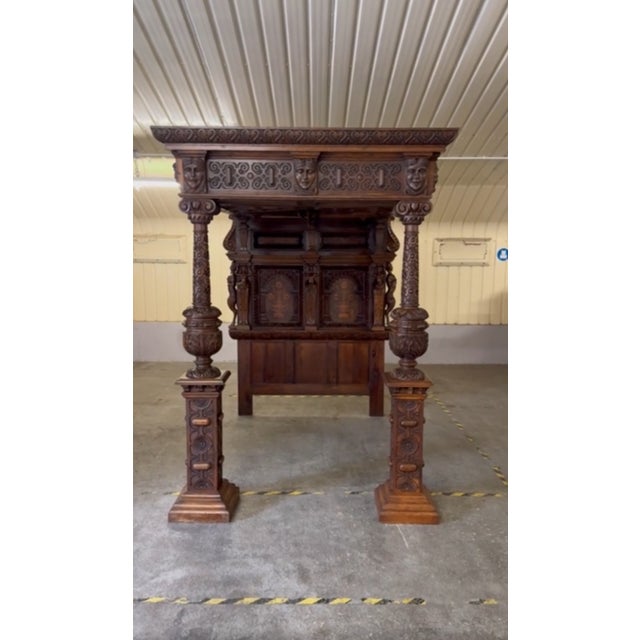 Important Antique c.1600 Charles I Documented English Oak Tester Bed – Museum Quality – Hand Carved – Rare Royal Presentation For Sale - Image 11 of 18