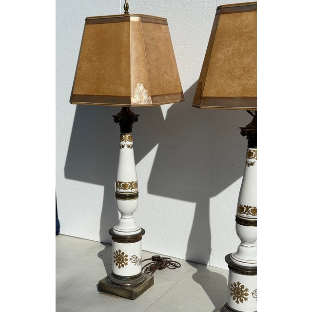 1960s Pair of White and Brass Neoclassical Hollywood Regency Lamps With Custom Handmade Shell Accent Shades For Sale In San Diego - Image 6 of 16
