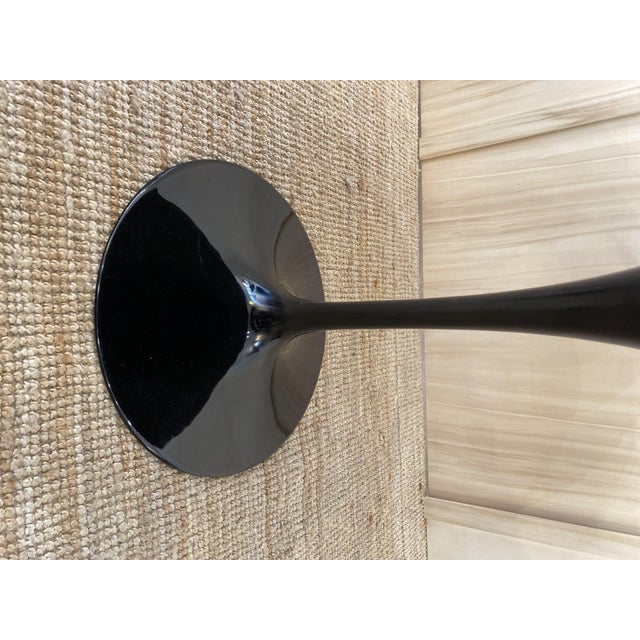 Round Tulip Table with Green Alpine Marble Top by Eero Saarinen for Knoll Inc. / Knoll International, 1980s For Sale - Image 12 of 13