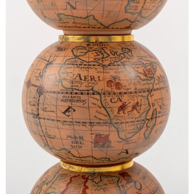 Italian Pair of 1950s Italian Terracotta Paper Globe Table Lamps With Brass Fittings For Sale - Image 3 of 5