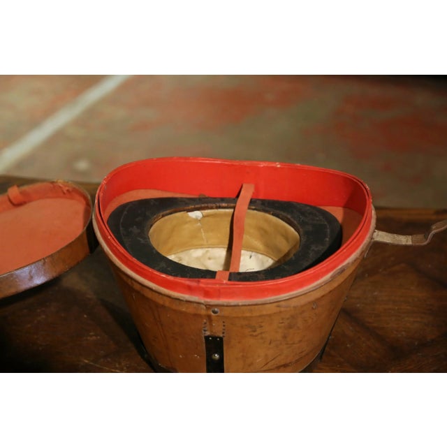 Metal Mid-19th Century French Oval Pigskin Leather Hat Box With Original Top Hat For Sale - Image 7 of 13