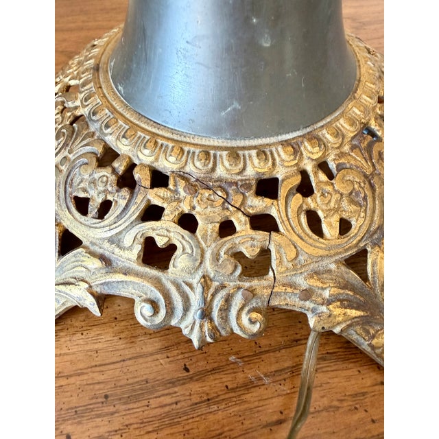 Traditional Antique Bradley & Hubbard Banquet Brass & Onyx Parlor Lamp, Electrified W/ Painted Globe For Sale - Image 3 of 18
