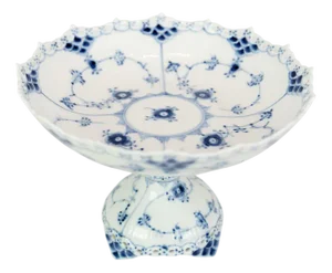 Centerpiece No. 1/1020 in Mussel Painted Helblonde by Royal Copenhagen