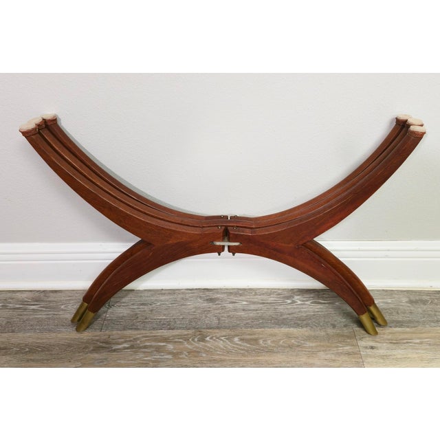 Mid 20th Century 1950s Brass Tray Table · Chinese Export · Folding Spider Leg Base · Mahogany and Brass For Sale - Image 5 of 13