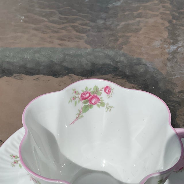 Shelley 1940s Shelley Bridal Rose Teacups and Saucers Set- 4 Pieces For Sale - Image 4 of 7