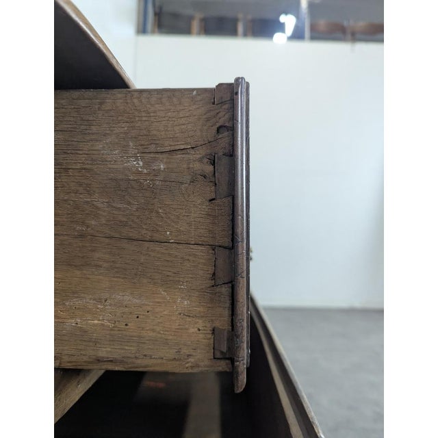 Chest of Drawers in Walnut, 18th Century For Sale - Image 4 of 9