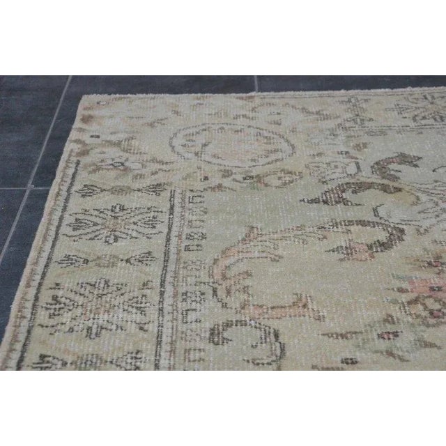 Art Deco 1960s Beige Anatolian Wool Area Rug For Sale - Image 3 of 11