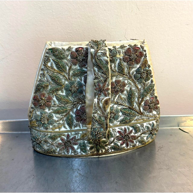 1930s Cream Silk Beaded 1920s-30s Evening Purse W/ Matching Glasses Case For Sale - Image 5 of 8