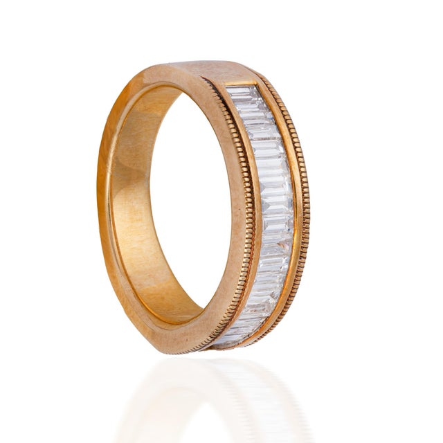 Modern Estate 0.75ct Diamond Ring in 18k Yellow Gold For Sale - Image 3 of 8