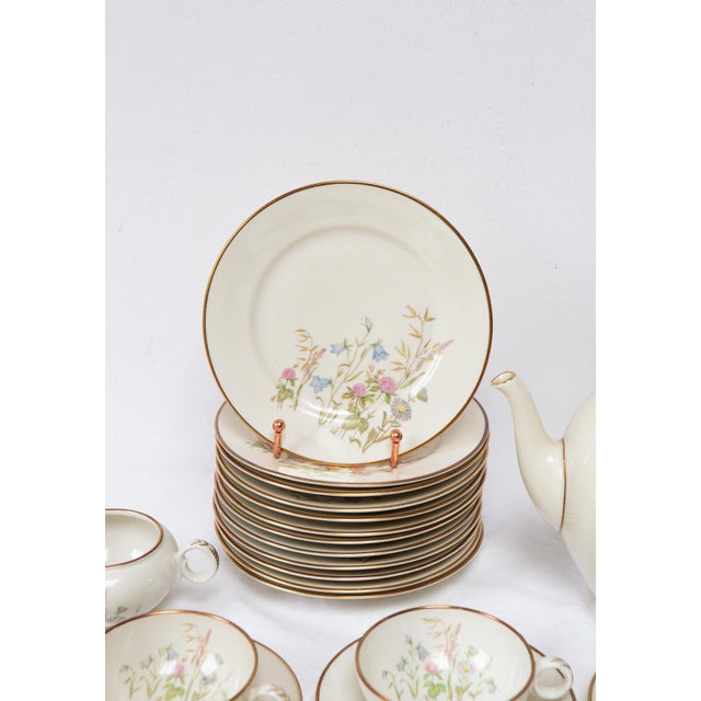 It consists of the following 37 pieces: 10 cups: ⌀ 9.5 cm, 4 cm high 12 saucers: ⌀ 14 cm 12 dessert plates: ⌀ 17.5 cm 1...