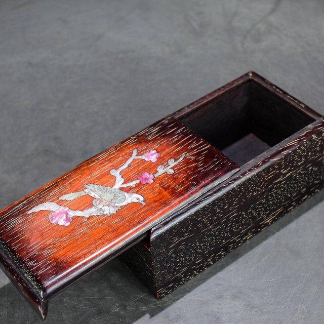 Wood 1990s Rectangular Wood Keepsake Box, Mother of Pearl Inlaid Magpie & Plum Blossom Motif For Sale - Image 7 of 9