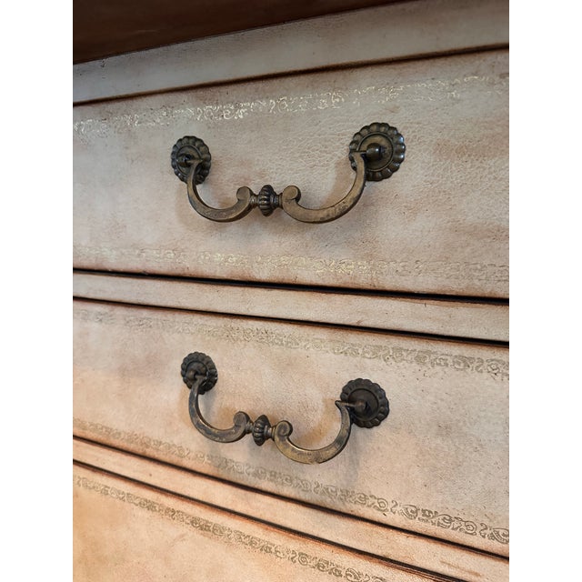 Vintage Sherrill Furniture Leather-Wrapped French Provincial Bombé Chest, Attributed For Sale In Pittsburgh - Image 6 of 7