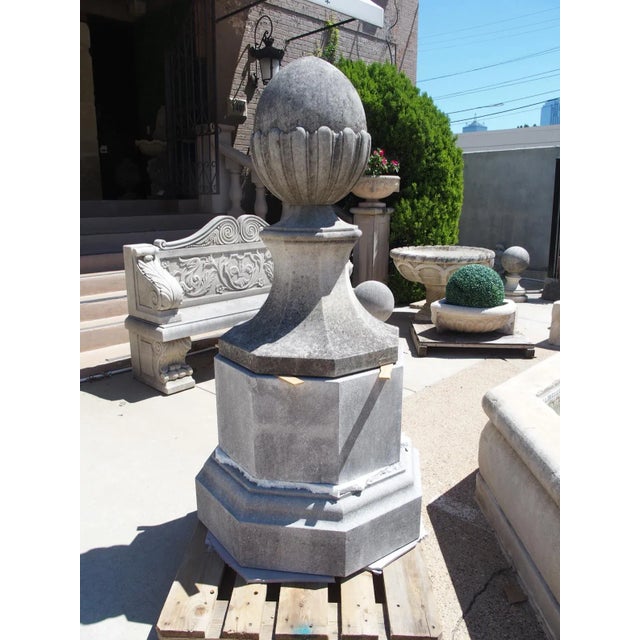 Early 21st Century Pair of Large Italian Carved Limestone Acorn Finials on Octagonal Plinths For Sale - Image 5 of 12