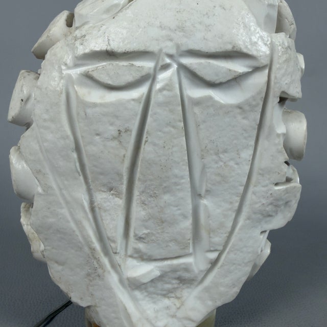 Sculptural Abstract Face Table Lamp in Marble, 20th Century For Sale - Image 9 of 15