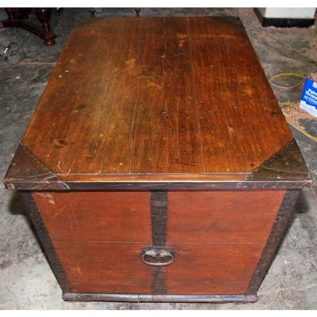 Mid 19th Century Large Hope Chest Blanket Box For Sale - Image 5 of 11