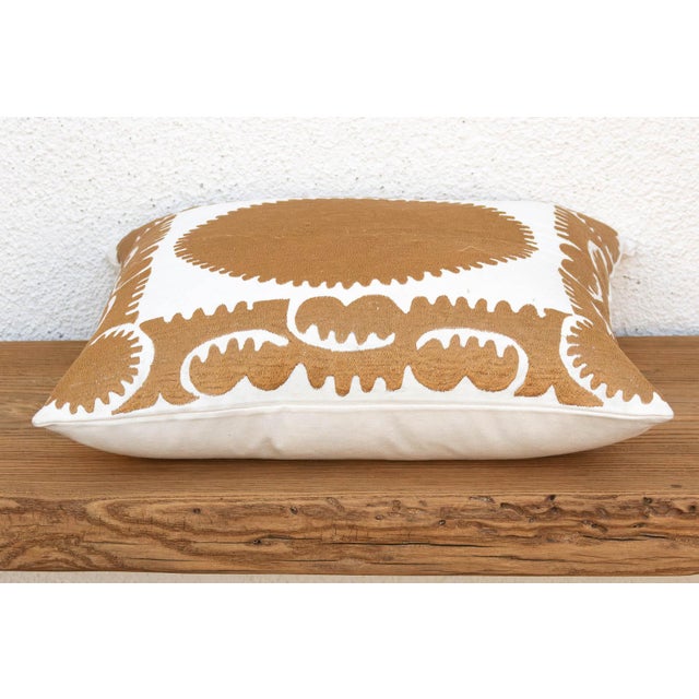 Indian 18"sq Gold & White Medallion Suzani Pillow Cover For Sale - Image 3 of 7