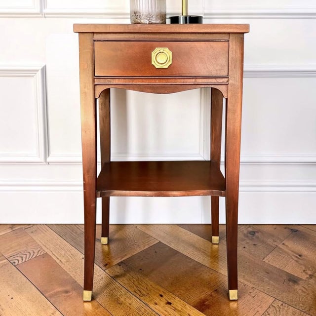 Vintage Federal Mahogany Nightstand | Luxury Bedside Table | Accent Table For Sale - Image 4 of 11