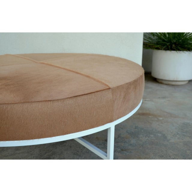 White and Beige Hide 'Tambour' Ottoman or Coffee Table by Design Frères For Sale In Los Angeles - Image 6 of 10