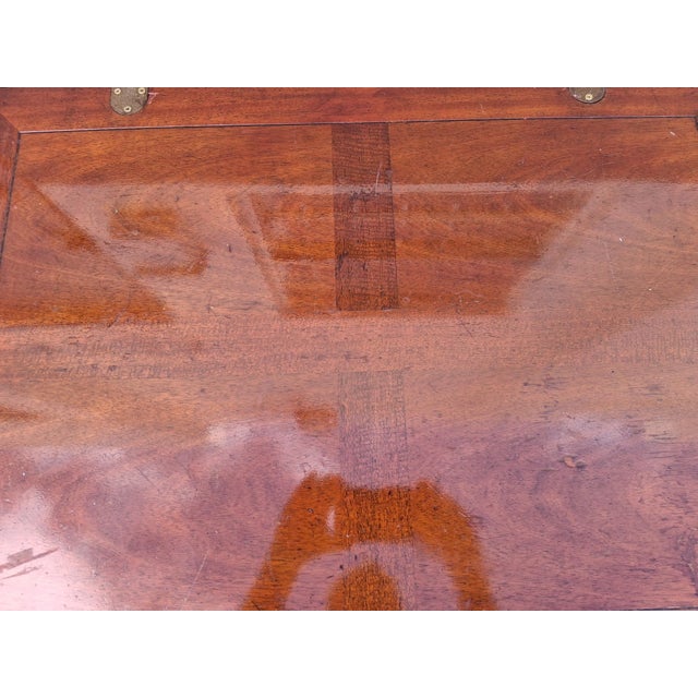 1960's Traditional Style Removable Tray Top Coffee Table by Baker Furniture For Sale - Image 10 of 12