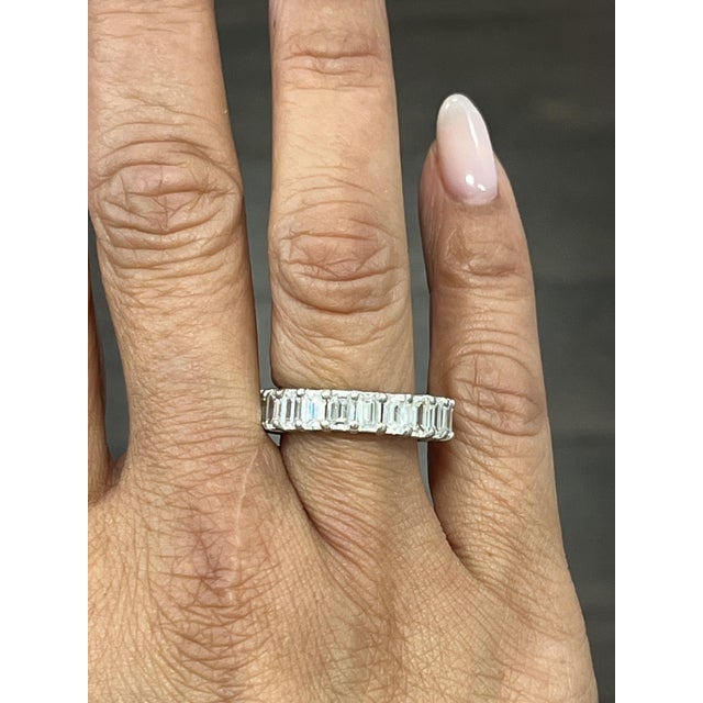 Modern 5.65 Ct Diamond Eternity Ring Size 6.5 For Sale - Image 3 of 5