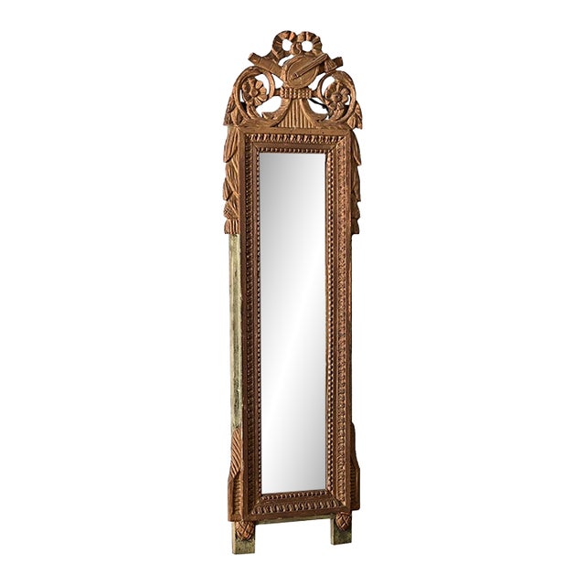 French 18th Century Louis XVI Style Hand-Carved Giltwood Mirror For Sale