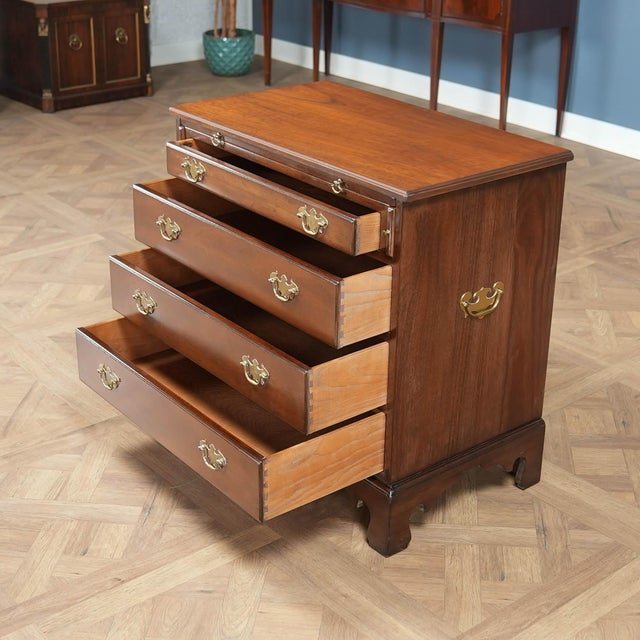 Wood Nvin0615 Vintage Kittinger Gentlemans’ Chest For Sale - Image 7 of 15