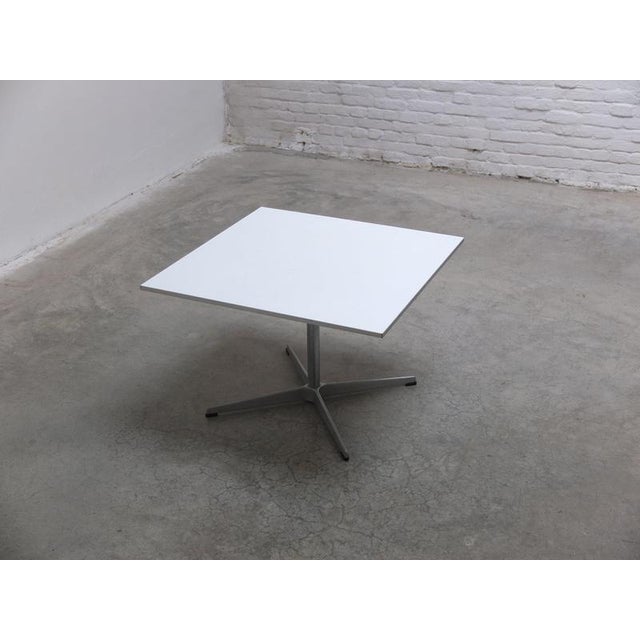 Square Coffee Table by Arne Jacobsen for Fritz Hansen, 1978 For Sale - Image 9 of 11