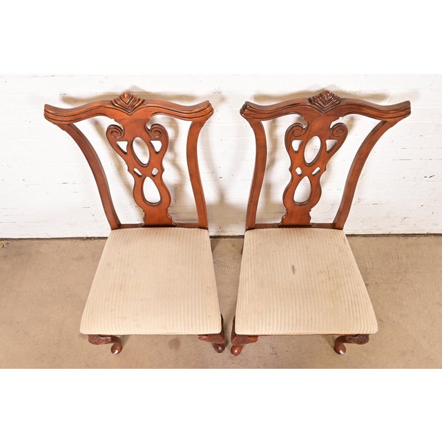 Late 20th Century Thomasville Georgian Carved Mahogany Side Chairs or Dining Chairs, Pair For Sale - Image 5 of 14