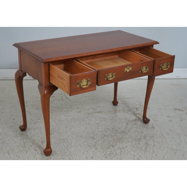 Queen Anne Henkel Harris Queen Anne Cherry Vanity or Desk For Sale - Image 3 of 18